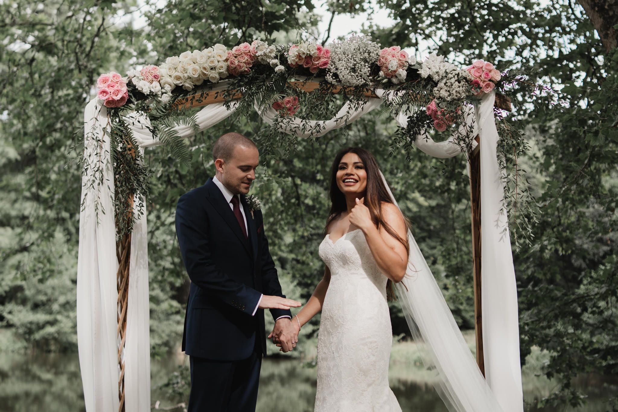 Arche de Mariage sur la Plage : Fleur et Décoration de Cérémonie Laïque !